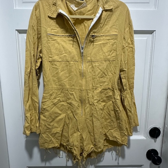 $176 Jen’s Pirates Booty Amazon Palmetto Romper (sold out in this color) M/L - Picture 2 of 6